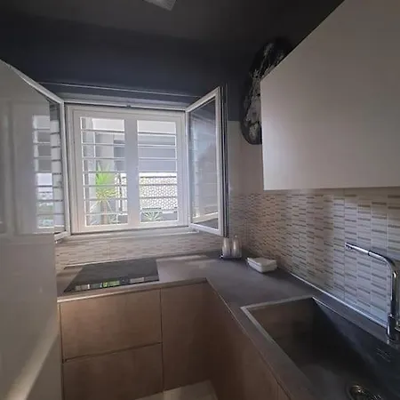 Flower's House Di Doris Simone * Bari