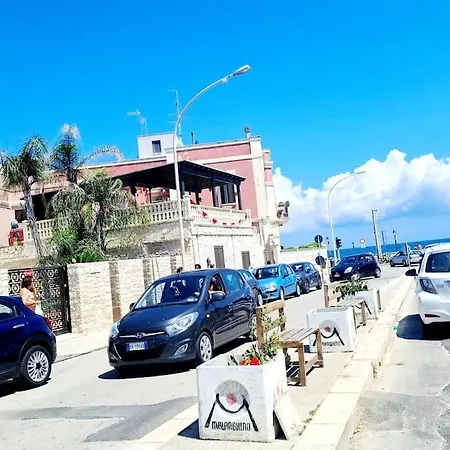 Flower's House Di Doris Simone Villa