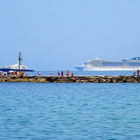 Flower's House Di Doris Simone Villa Bari