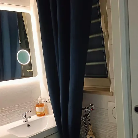 Villa Flower's House Di Doris Simone