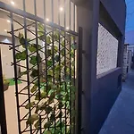 Flower's House Di Doris Simone בארי
