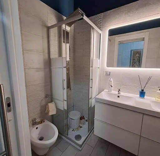 Flower's House Di Doris Simone *